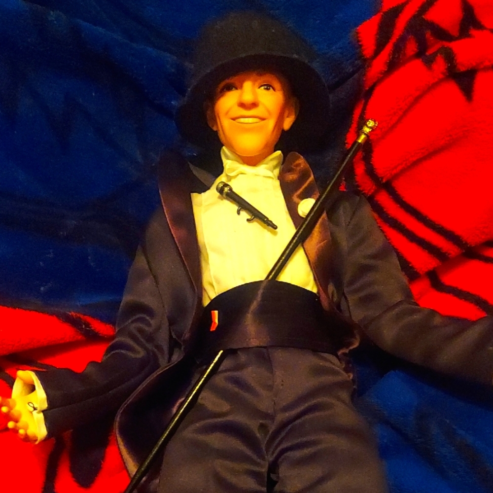 Inctedible Details On This Vintsge ~18" Frank Sinatra Standing Doll/ Figure